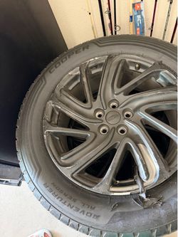 Set of 4 Cooper Adventurer All Season Tires 255/60R19 – Mounted on OEM Lincoln Wheels