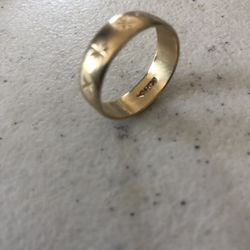 14 Kt Gold Mens Ring With Stars On Gold Size 11
