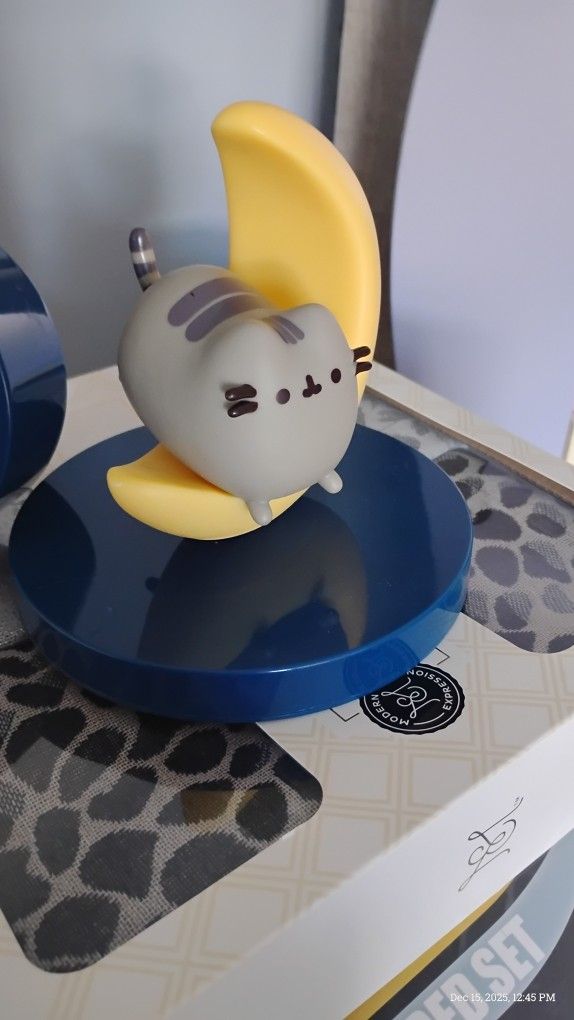 Pusheen Zodiac Clock And Over The Moon