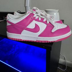 Nike Dunk SZ  5.5