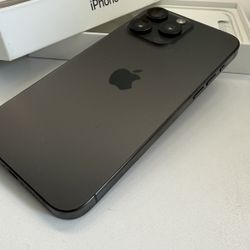 iPhone 15 Pro Max – 256GB – Black – UNLOCKED – Like New