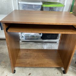 Desk On Wheels. 30”x20”x31” high. Coral Springs near University and Wiles. $15