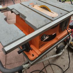 RIGID on Site Portable Work Saw Table 