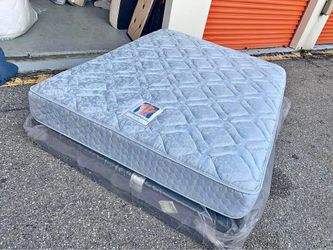 Sealy Posturepedic Queen Mattress and Box Spring