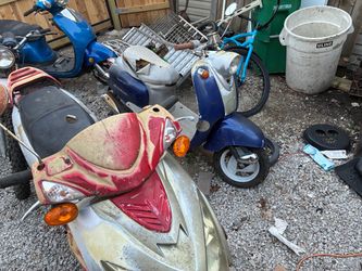 Lot of Used Motor Scooters for Parts or Repair