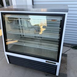 True Deli Merchandiser 