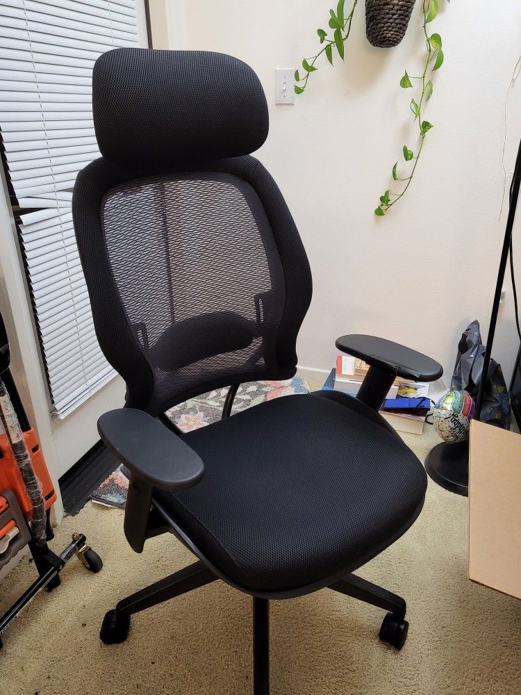 Comfortable Ergonomic Office Chair With Adjustable Parts