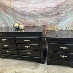 Black Dresser Set Including Beautiful Long Dresser,mirror And Large Nighstand Set Has Been Refurbished!🌺