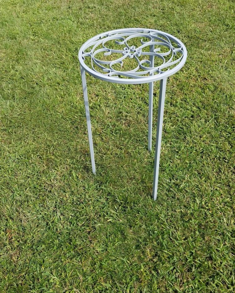 Plant Stand 