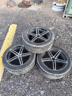 3 Set 235/45 R18 Wheels