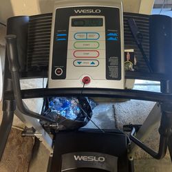 Weslo Crosswalk 5.2t Treadmill for Sale in Stockton CA OfferUp