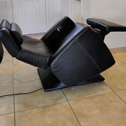 Human Touch Relax  the Back Power- Zero Gravity Recliner