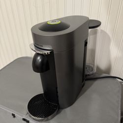 De'Longhi Nespresso VertuoPlus Deluxe