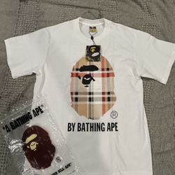  Bape Burberry Style T Shirt Men’s Size Medium 60$ 