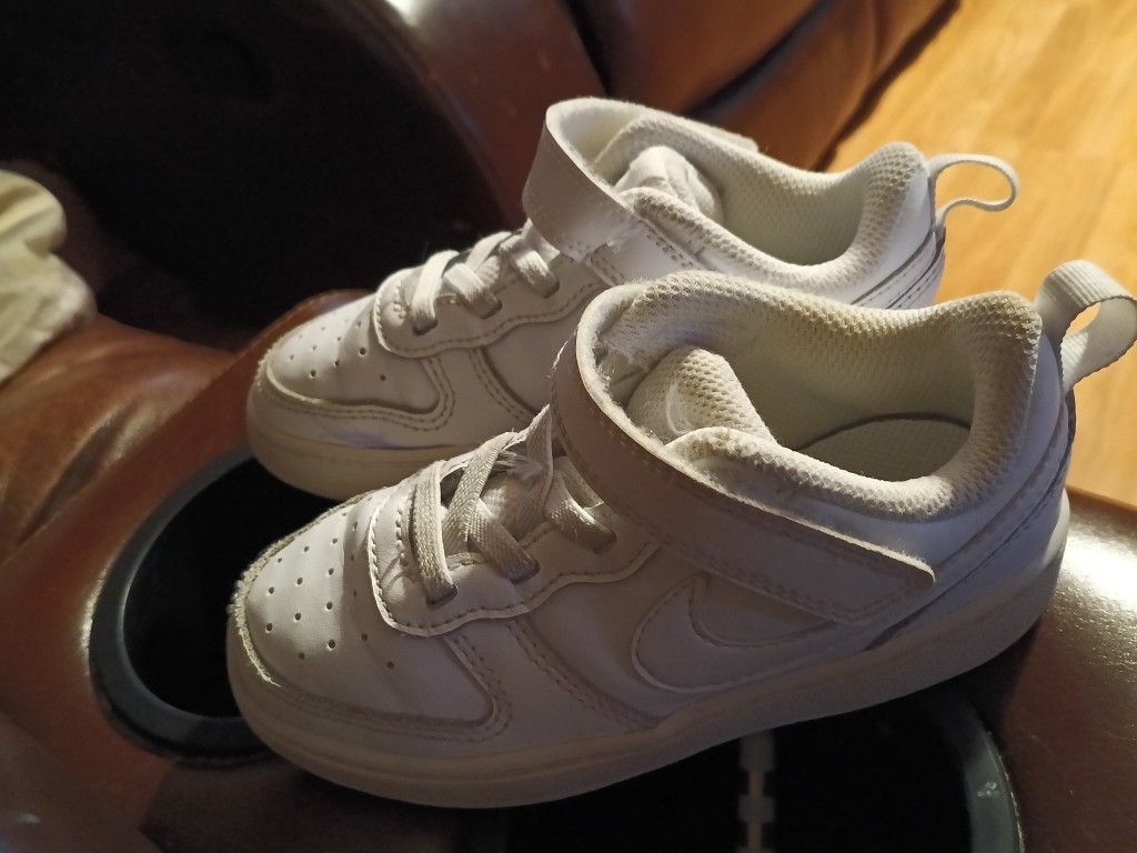 Nike Court Borough Low White
