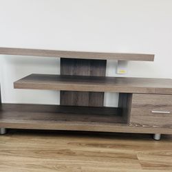 Modern TV Stand / Media Console – 5 ft Wide