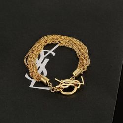 Fashionable gold chain bracelet