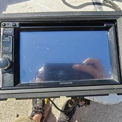 Kenwood Touch Screen Head Unit