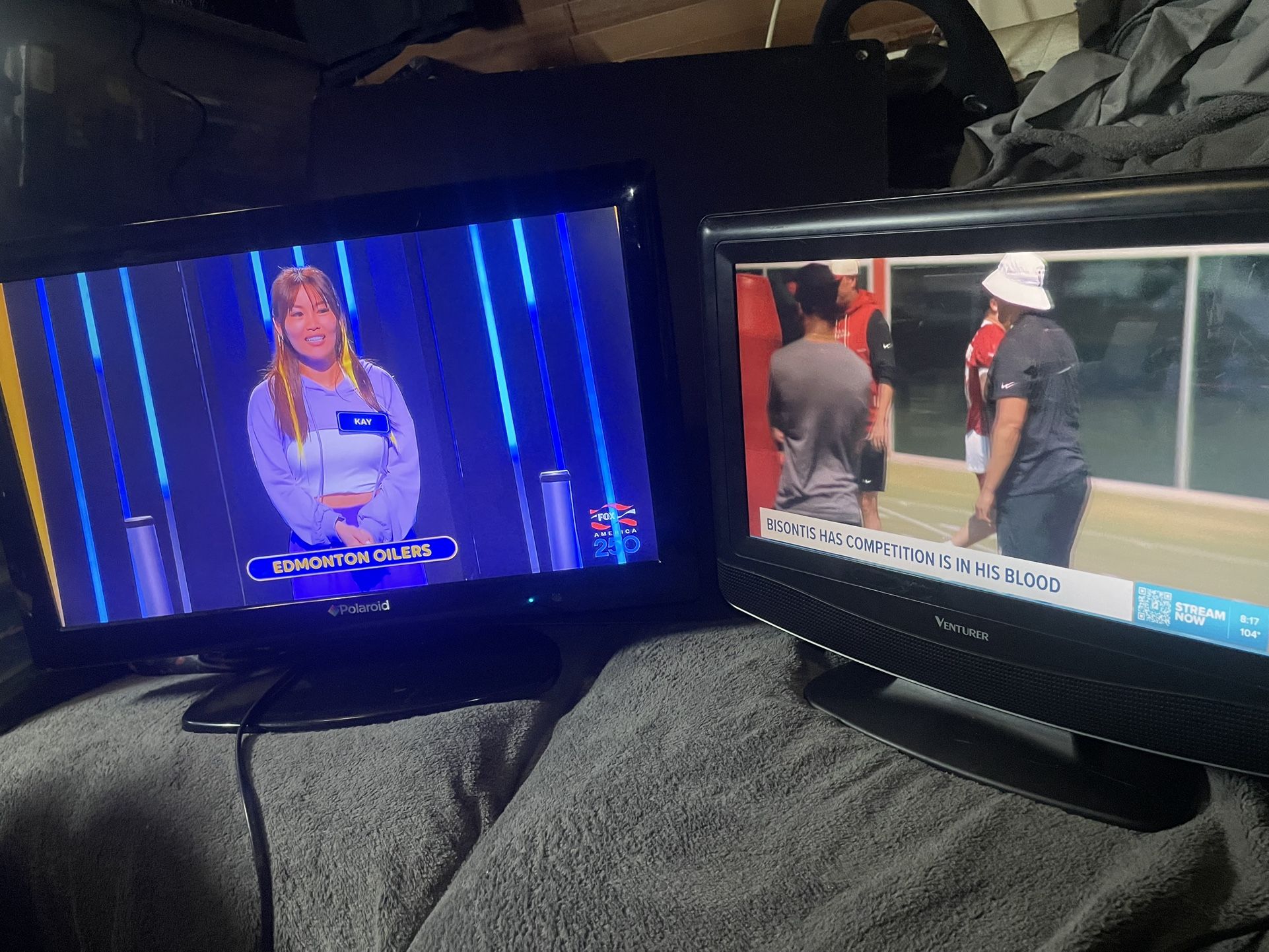 2 TVs