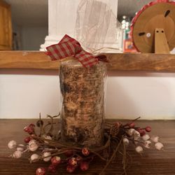 Rustic Birch Candle with Berry Wreath – 8” Tall