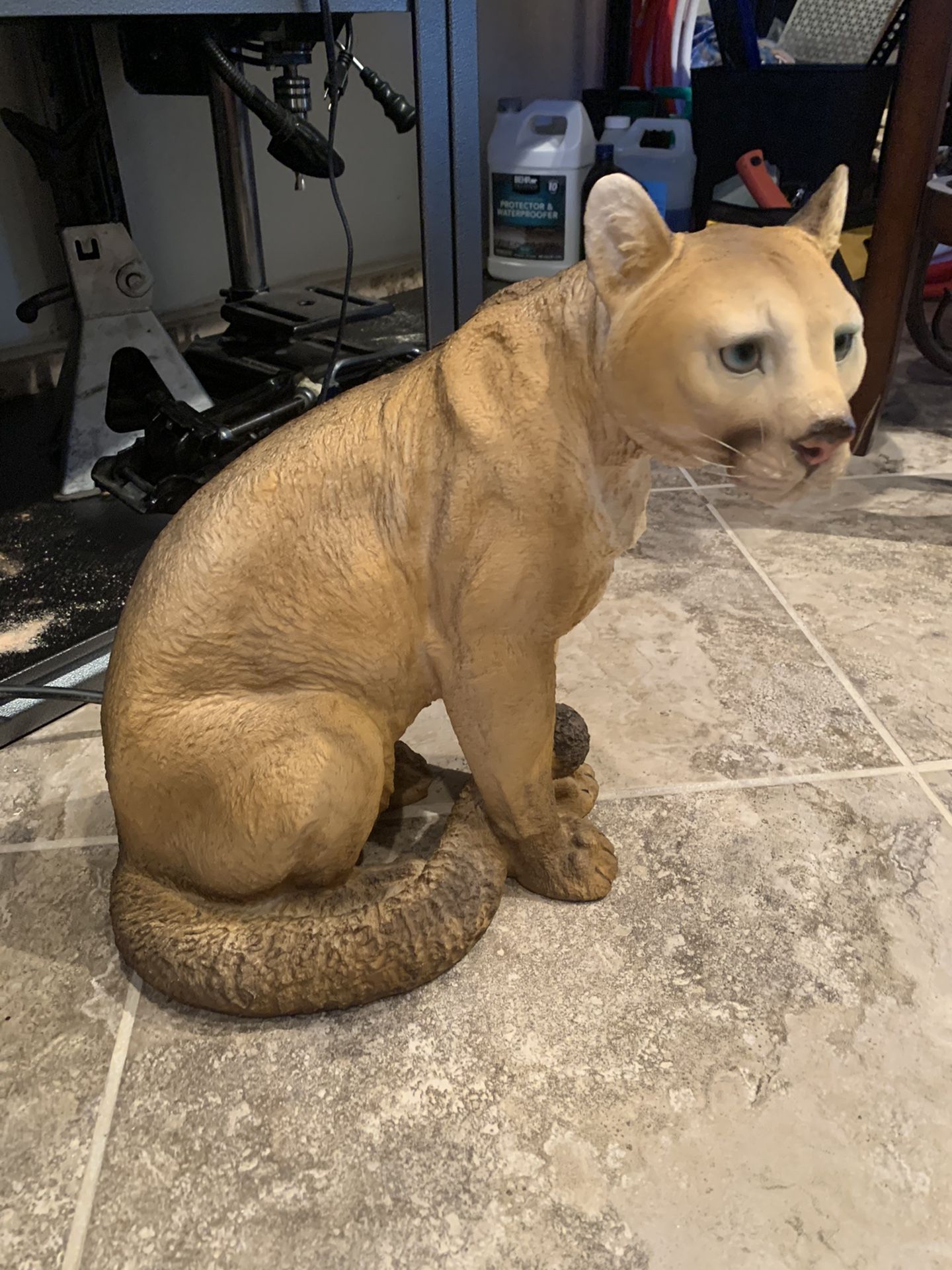 Mountain Lion Statue
