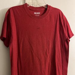 RED Gildan Small Shirt Tee Essentials