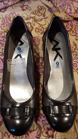 Anne Klein sports shoes
