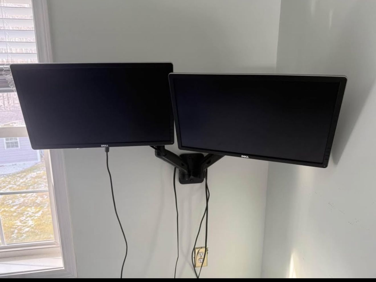 2 Dell Monitors with Wall Mount