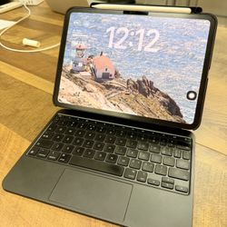 iPad Pro M4 With Apple Pencil And Magic Keyboard