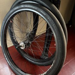 Street Co, 29in rims authentic.