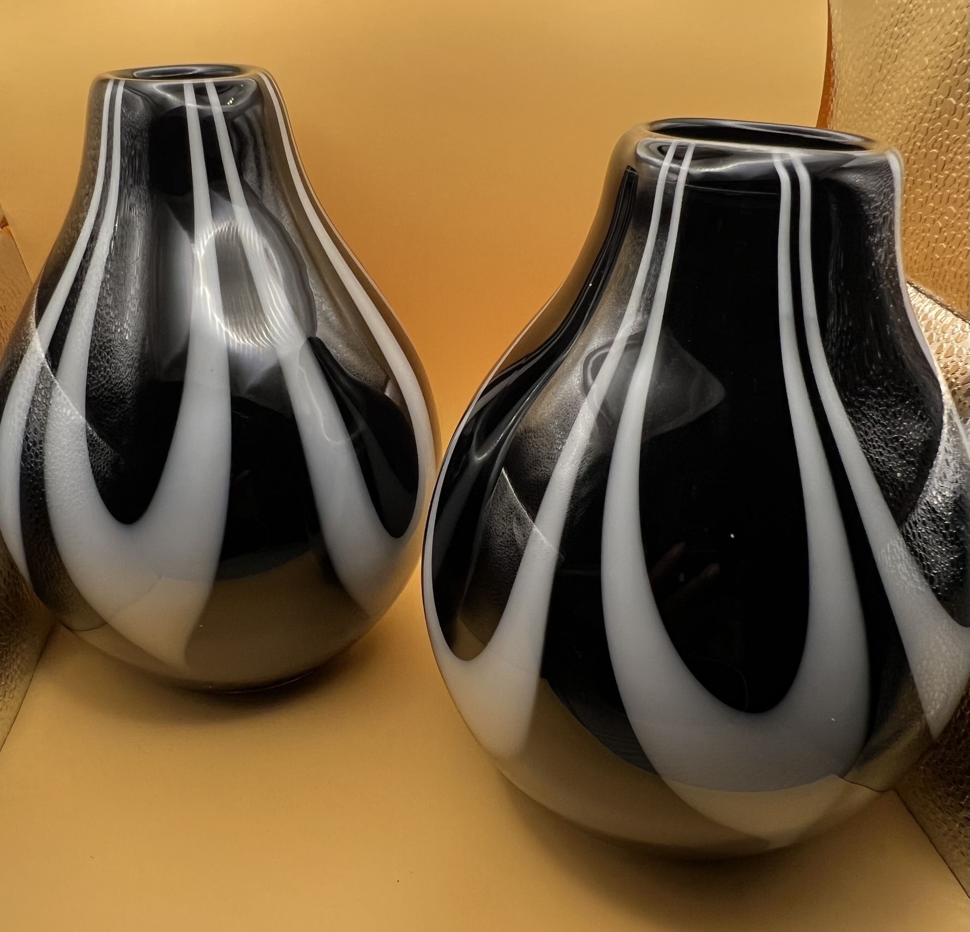 2 Elegant Purple and White Glass Vase