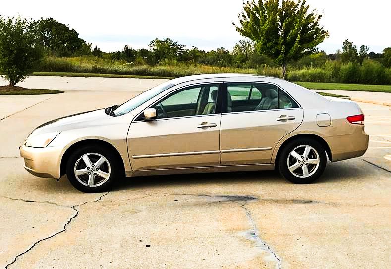 Price $$6OO Honda Accord 2004 One Owner! Excellent Condition