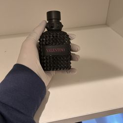 valentino born in roma extradose