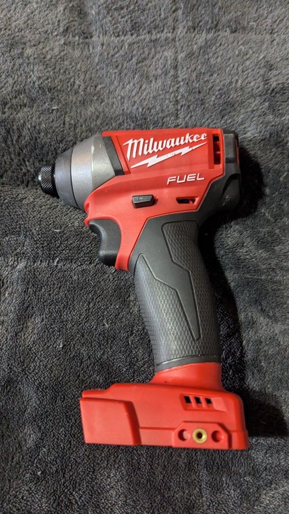 Milwaukee Fuel 1/4 Impact Driver