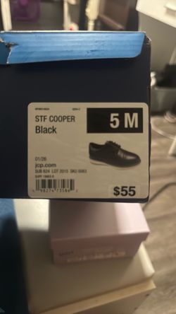 Boys dressing shoes
