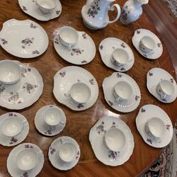 Beautiful Tea Set Serving For 11 People 33 Pieces Total 