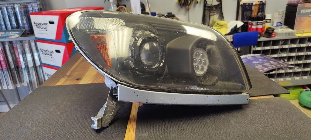 TEQ CUSTOMS 03-05 4runner Headlights