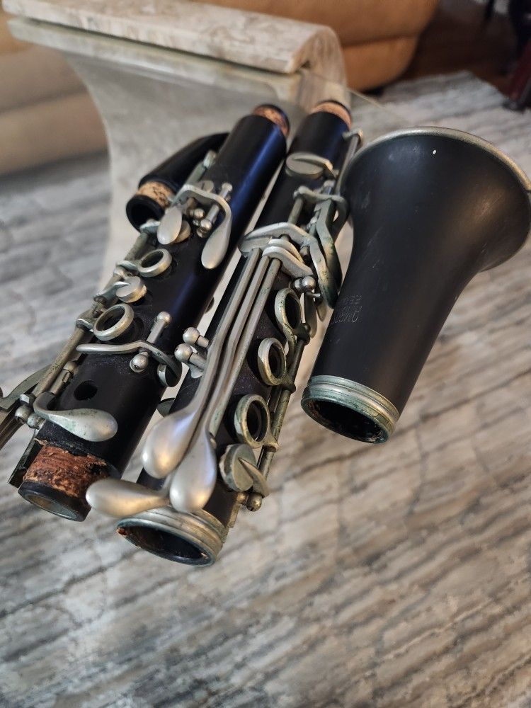 F E Olds & Son Parisian Ambassador Wood Clarinet, Good 