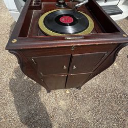 Antique Victor Record Player