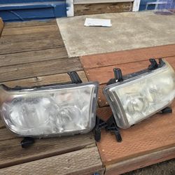 Headlights TOYOTA SEQUOIA 