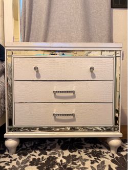 Queen Bedroom Set
