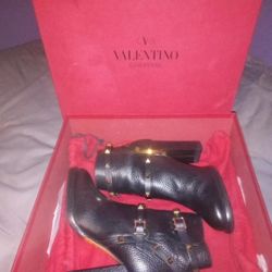 Valentino Garavani Rockstud Ankle Bootie Size6
