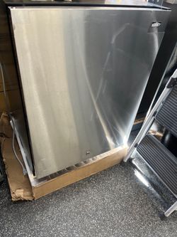 Summit 24” Stainless Steel Built In Commercial Beverage Center