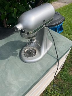 Kitchen.  Aid.   Blender.