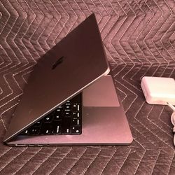 MacBook Pro M3 2023 1TB