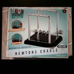 Mini Magnetic Desktop Newtons Cradle 