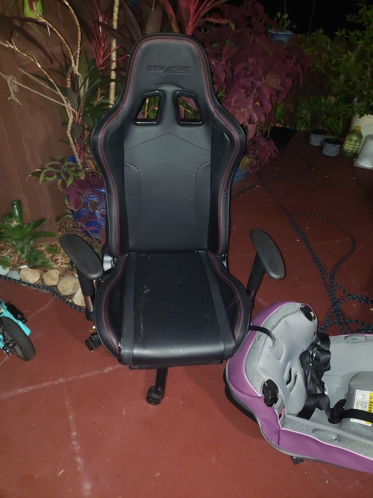 Gaming chair