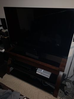 LG 55” TV 3D with wall mount