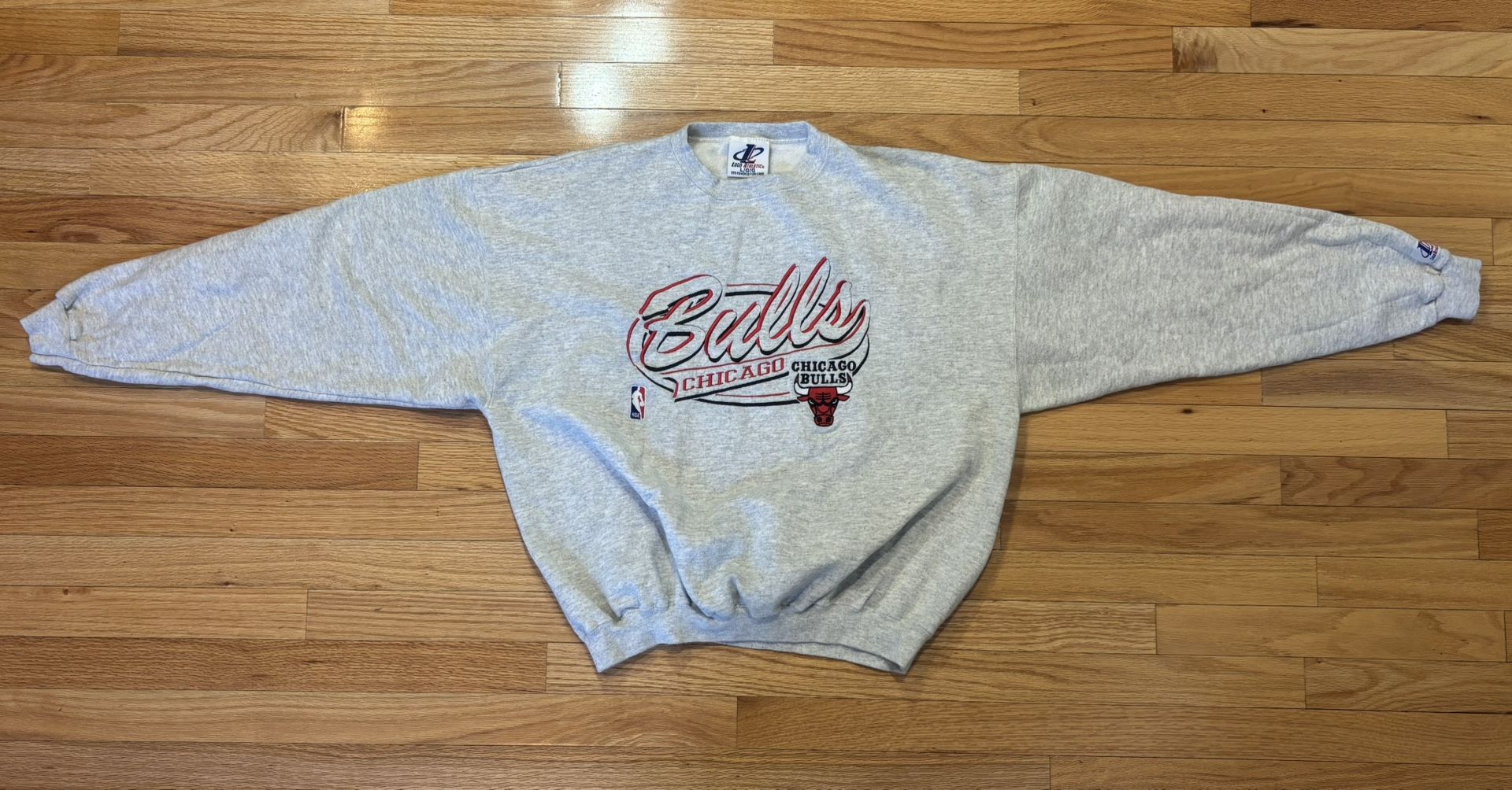Vintage Chicago Bulls Logo Athletic Embroidered Crewneck Sweatshirt Men’s Size L