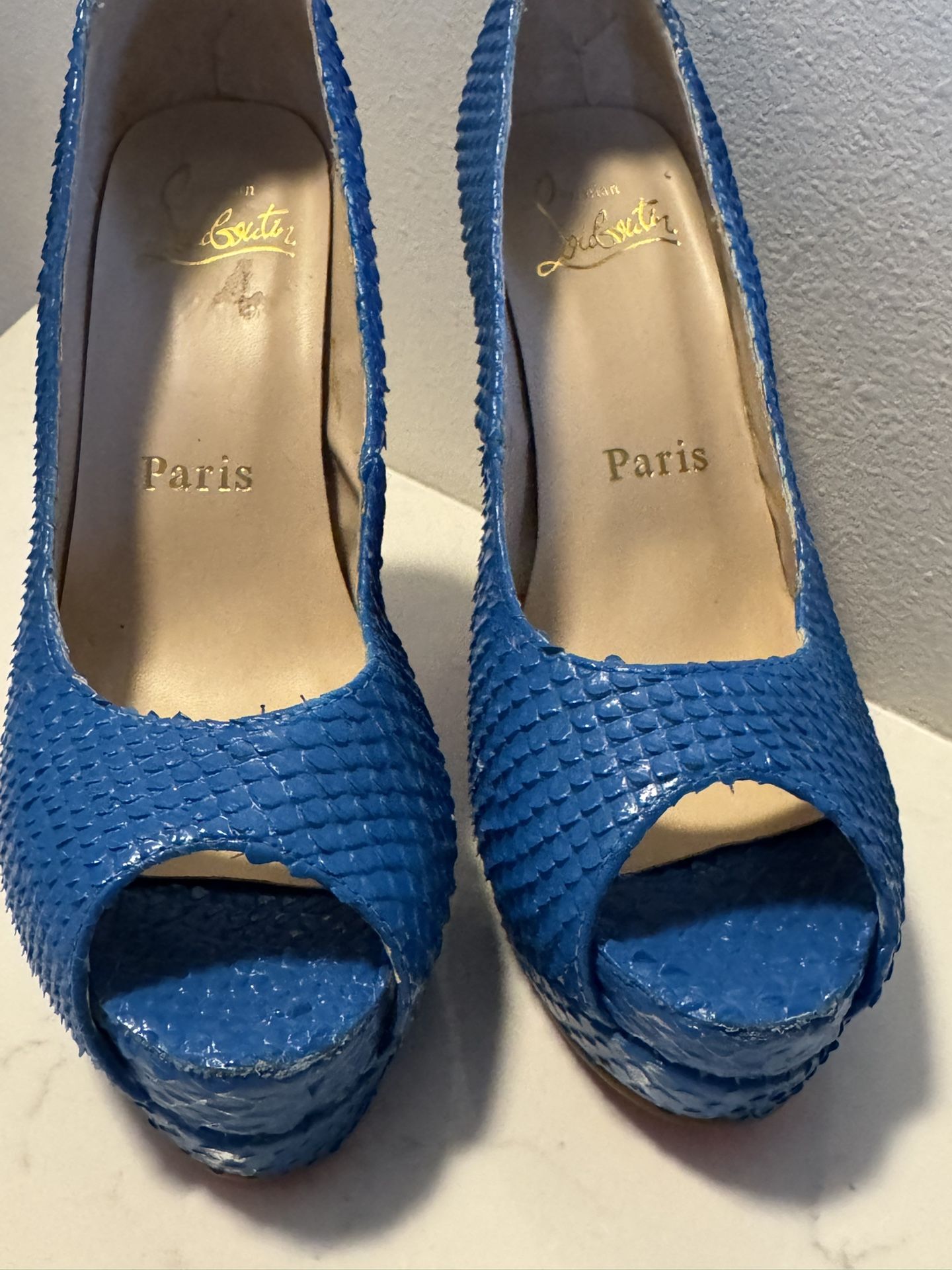 Christian Louboutin Red bottom Heels-Textured Blue